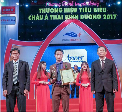 Đại diện Apuwa Việt Nam nhận giải thưởng trong top 50 thương hiệu tiêu biểu châu Á - Thái Bình Dương 2017